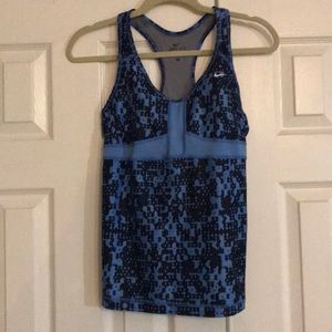 Nike workout tank size small